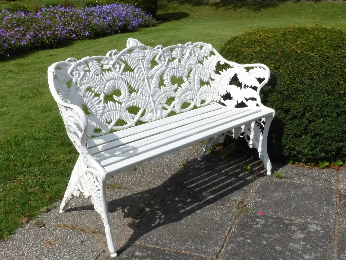 Common Mistakes to Avoid When Placing a Garden Bench